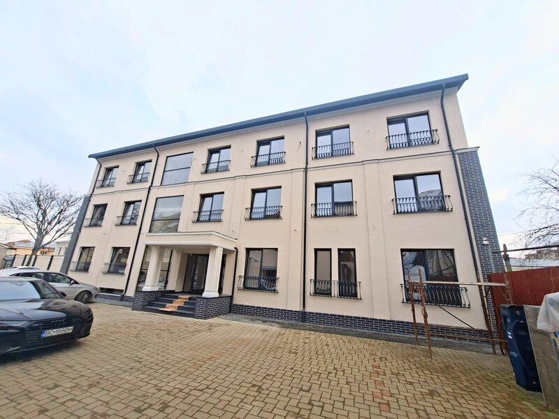 Cladire multifunctionala de inchiriat