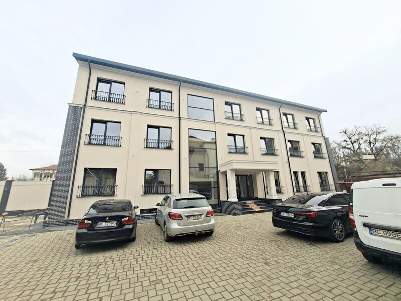 Cladire multifunctionala de inchiriat