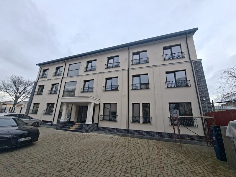 Cladire multifunctionala de inchiriat